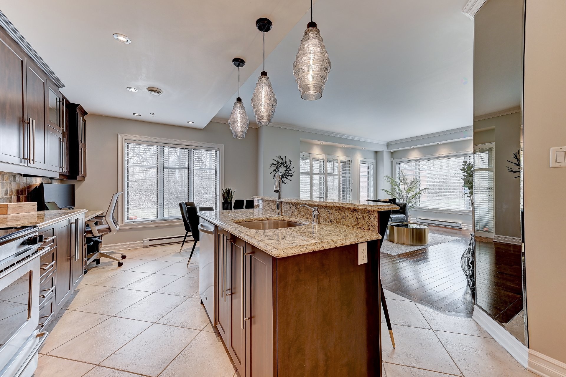 









945


Rue Muir

, 105,
Montréal (Saint-Laurent),




QC
H4L5N8

