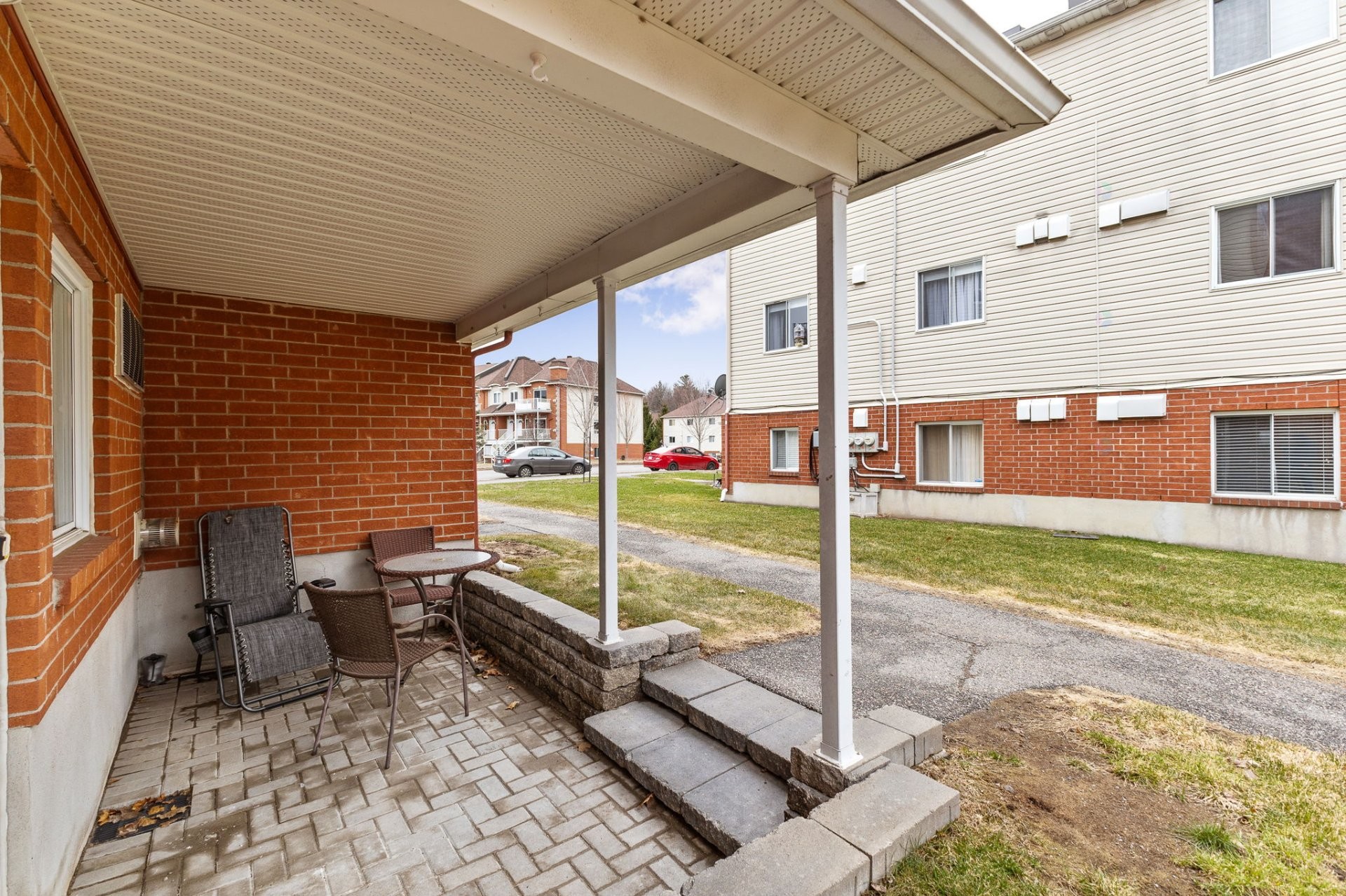 









144


Boul. Louise-Campagna

, 1B,
Gatineau (Hull),




QC
J9A3V6

