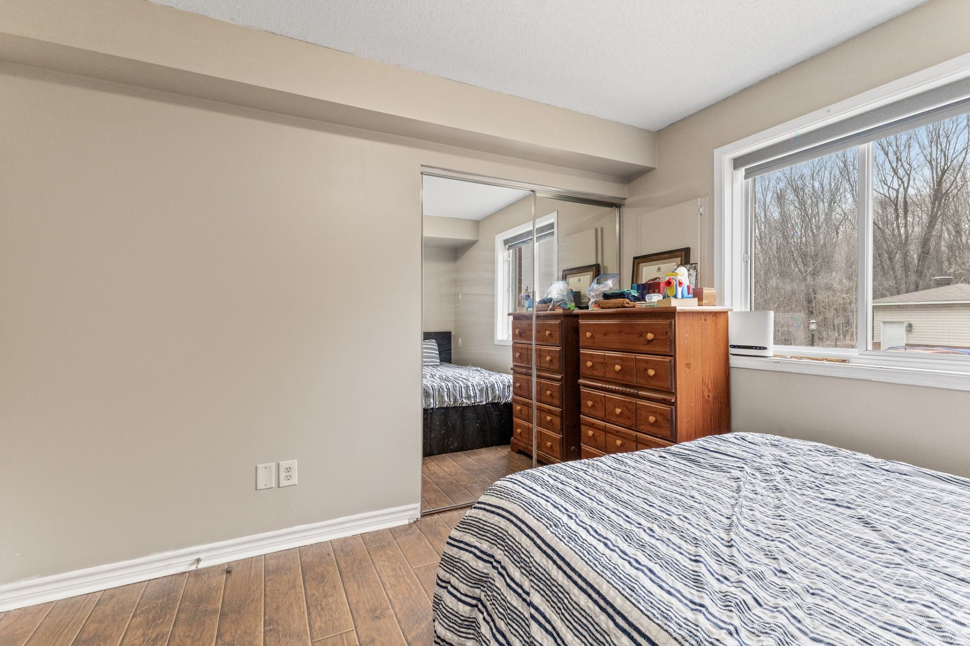 









144


Boul. Louise-Campagna

, 1B,
Gatineau (Hull),




QC
J9A3V6

