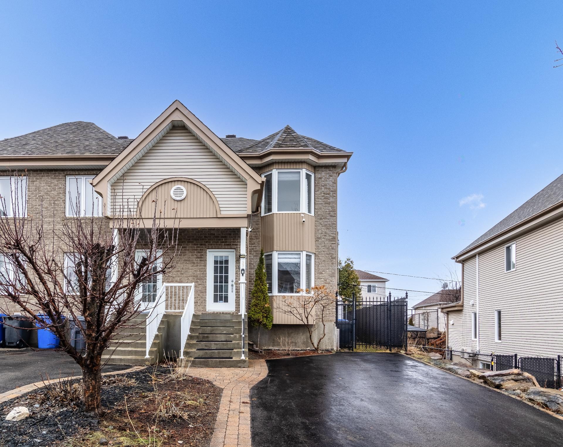 









331


Rue des Bruants

,
Pincourt,




QC
J7W9Y2

