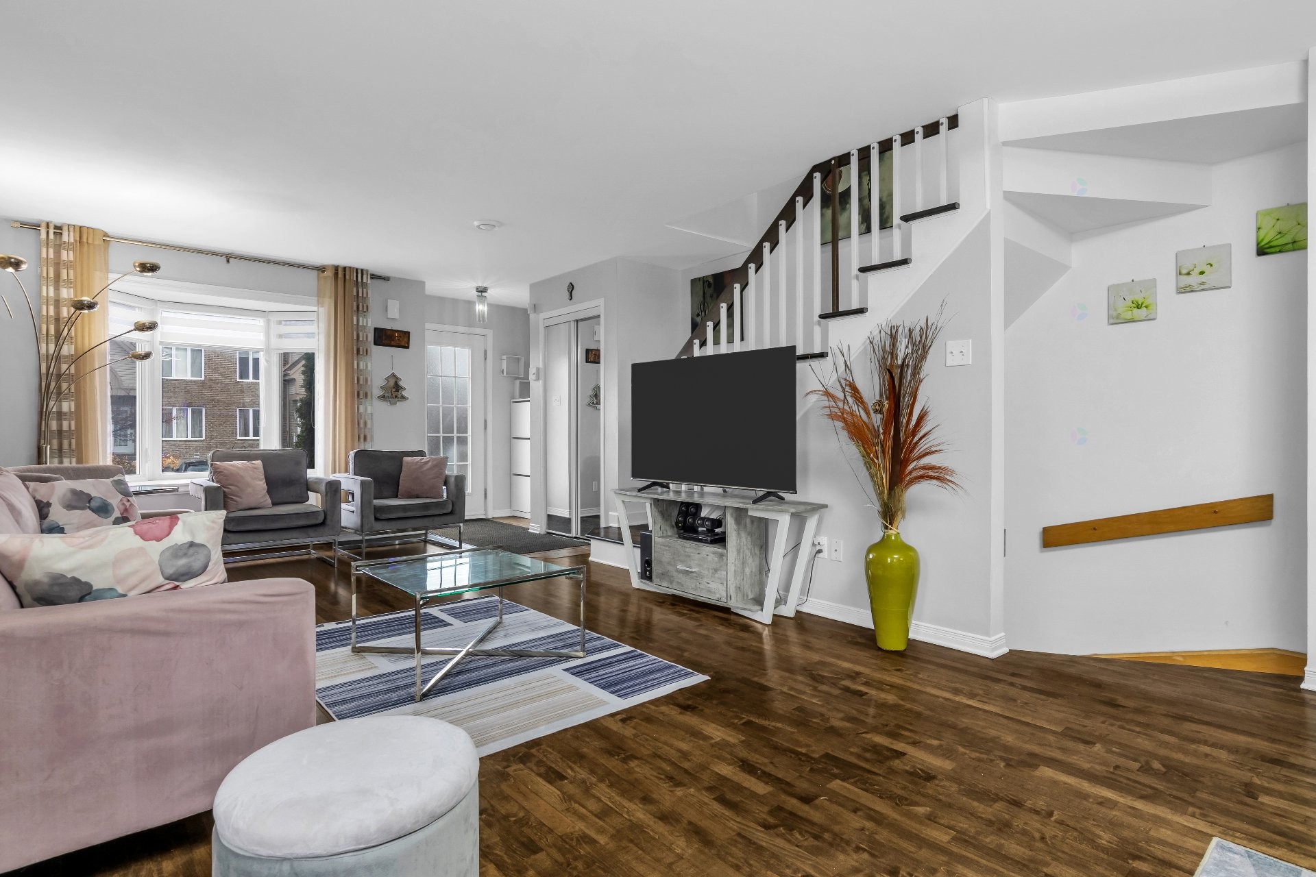 









331


Rue des Bruants

,
Pincourt,




QC
J7W9Y2

