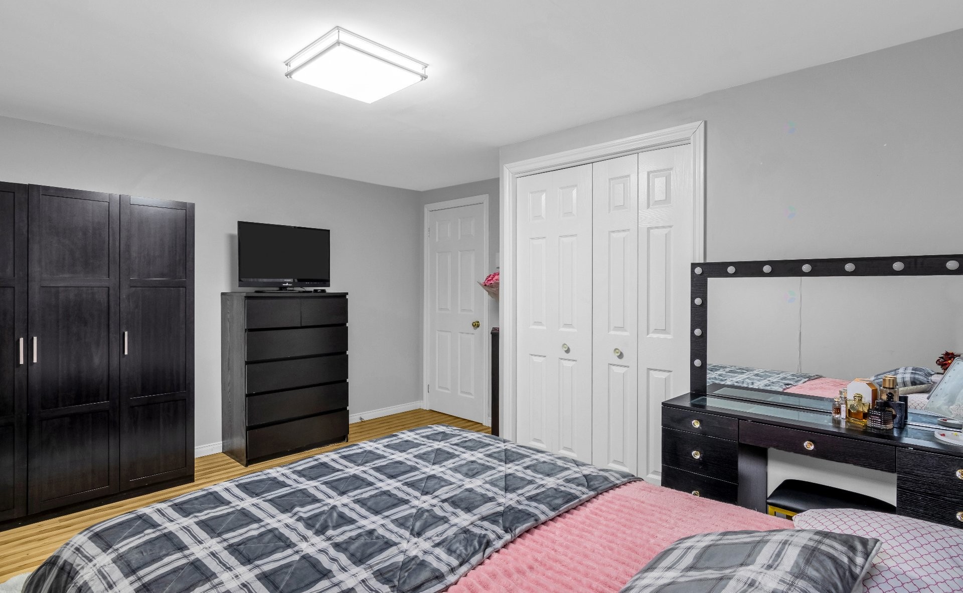 









331


Rue des Bruants

,
Pincourt,




QC
J7W9Y2

