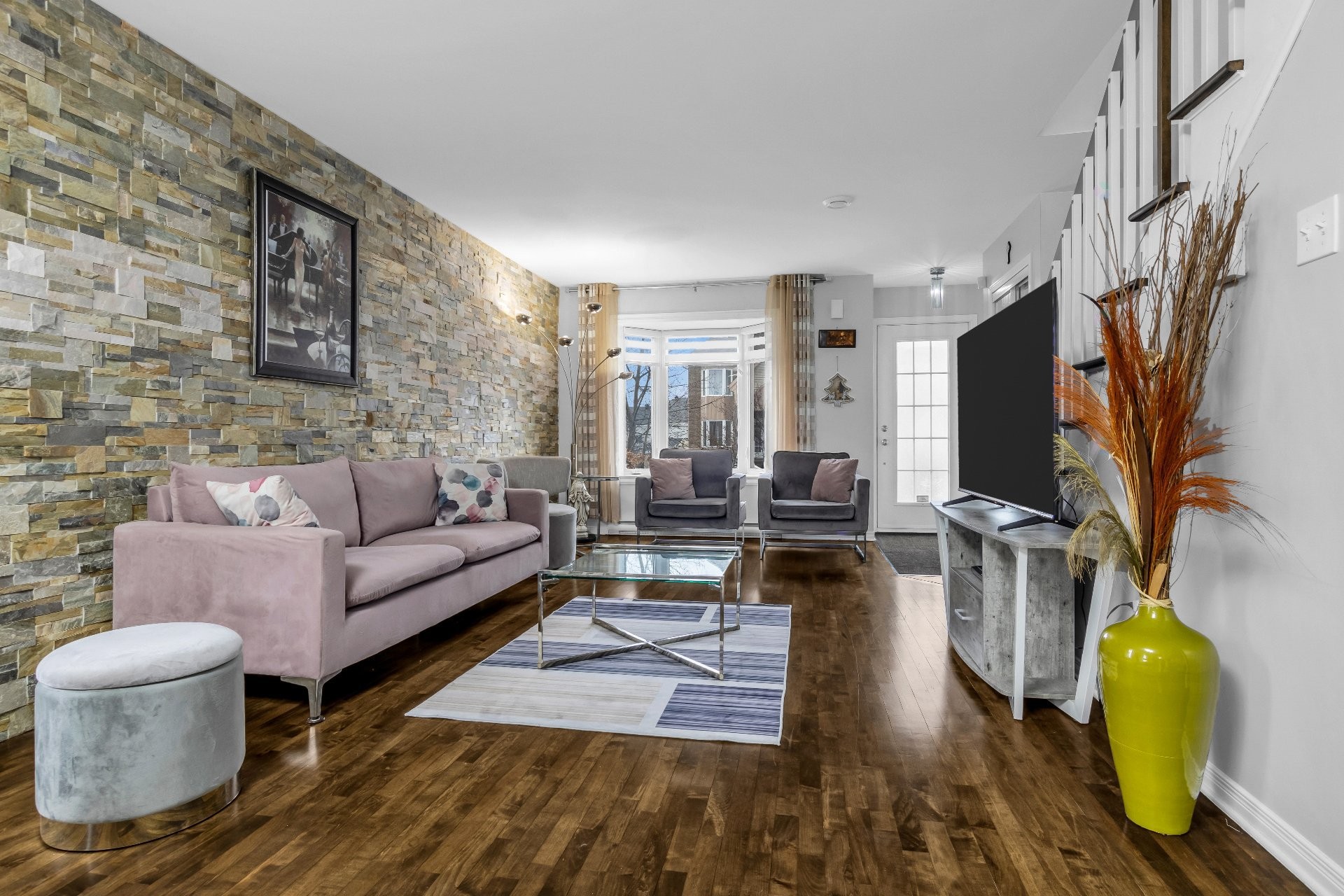 









331


Rue des Bruants

,
Pincourt,




QC
J7W9Y2

