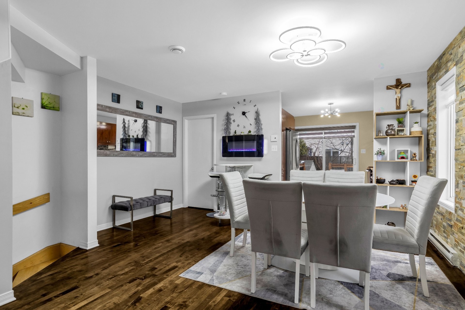 









331


Rue des Bruants

,
Pincourt,




QC
J7W9Y2

