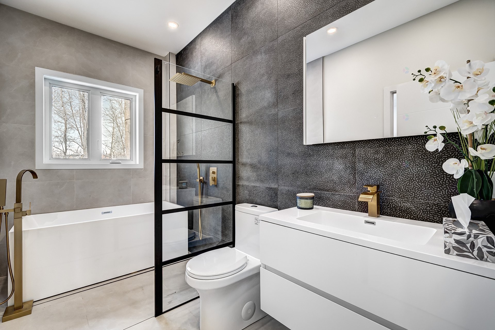 









373


Beaurepaire Drive

,
Beaconsfield,




QC
H9W3C3

