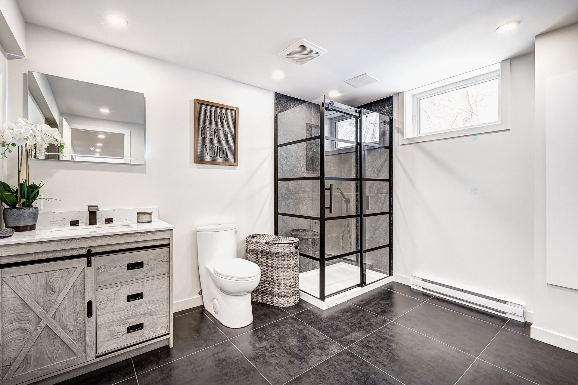 









373


Beaurepaire Drive

,
Beaconsfield,




QC
H9W3C3

