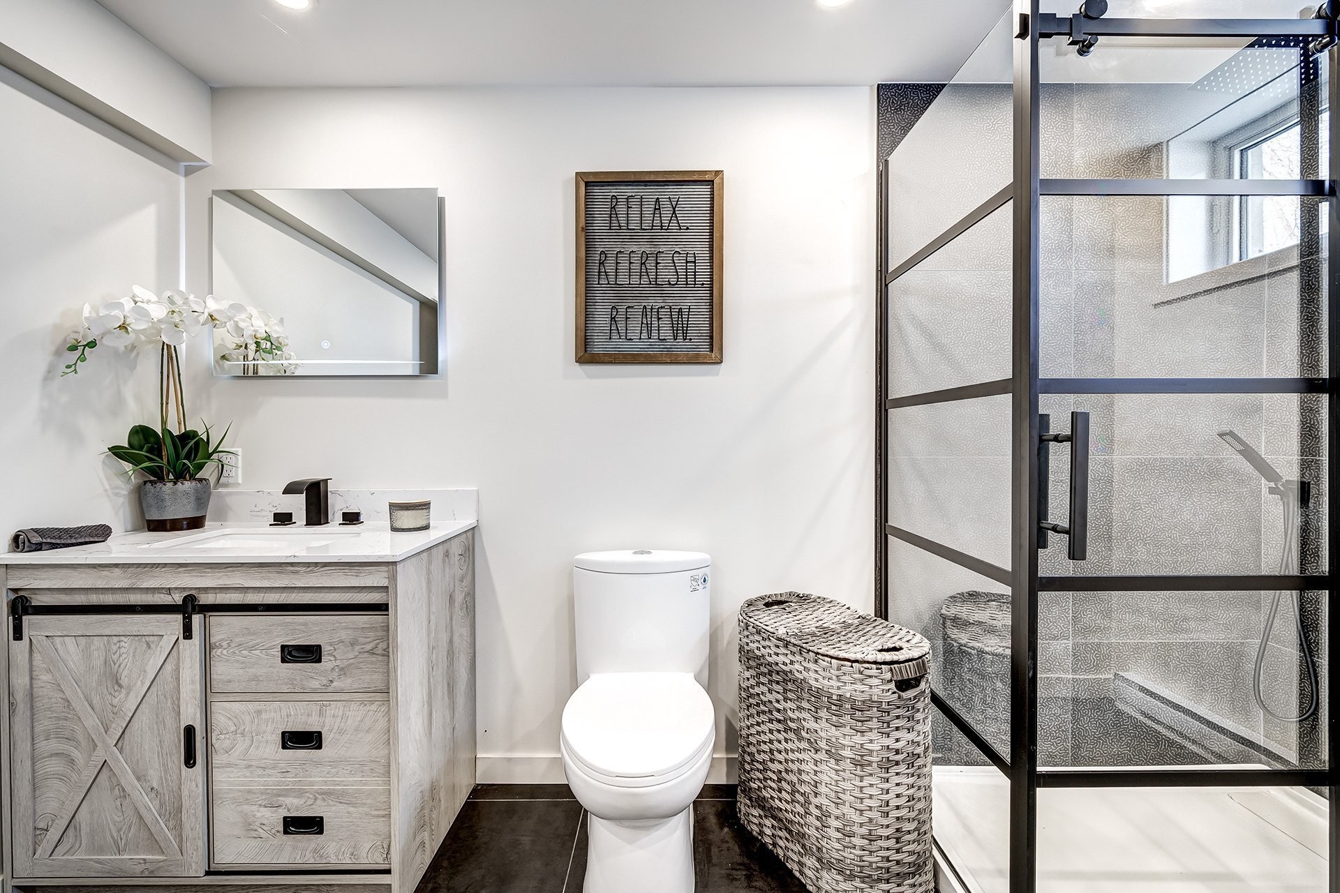 









373


Beaurepaire Drive

,
Beaconsfield,




QC
H9W3C3

