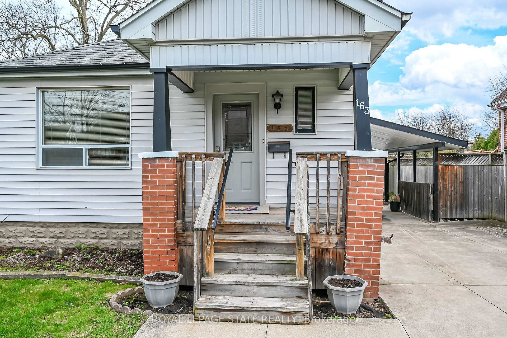 









163


Rosedale

Avenue,
Hamilton,




ON
L8K 4N4

