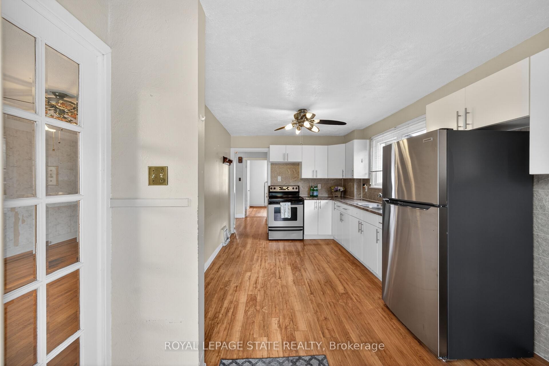 









163


Rosedale

Avenue,
Hamilton,




ON
L8K 4N4

