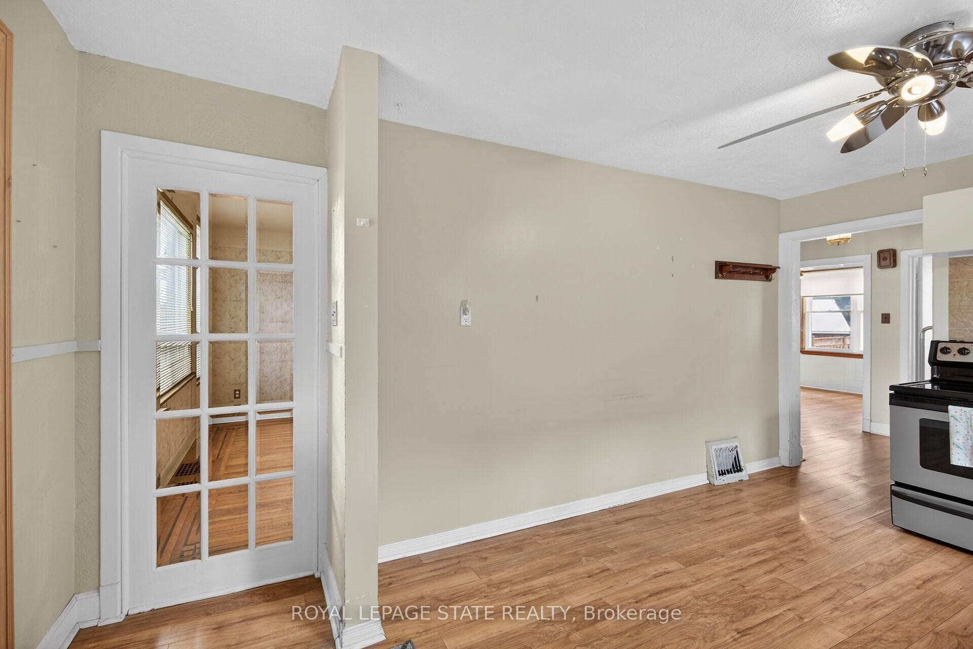









163


Rosedale

Avenue,
Hamilton,




ON
L8K 4N4

