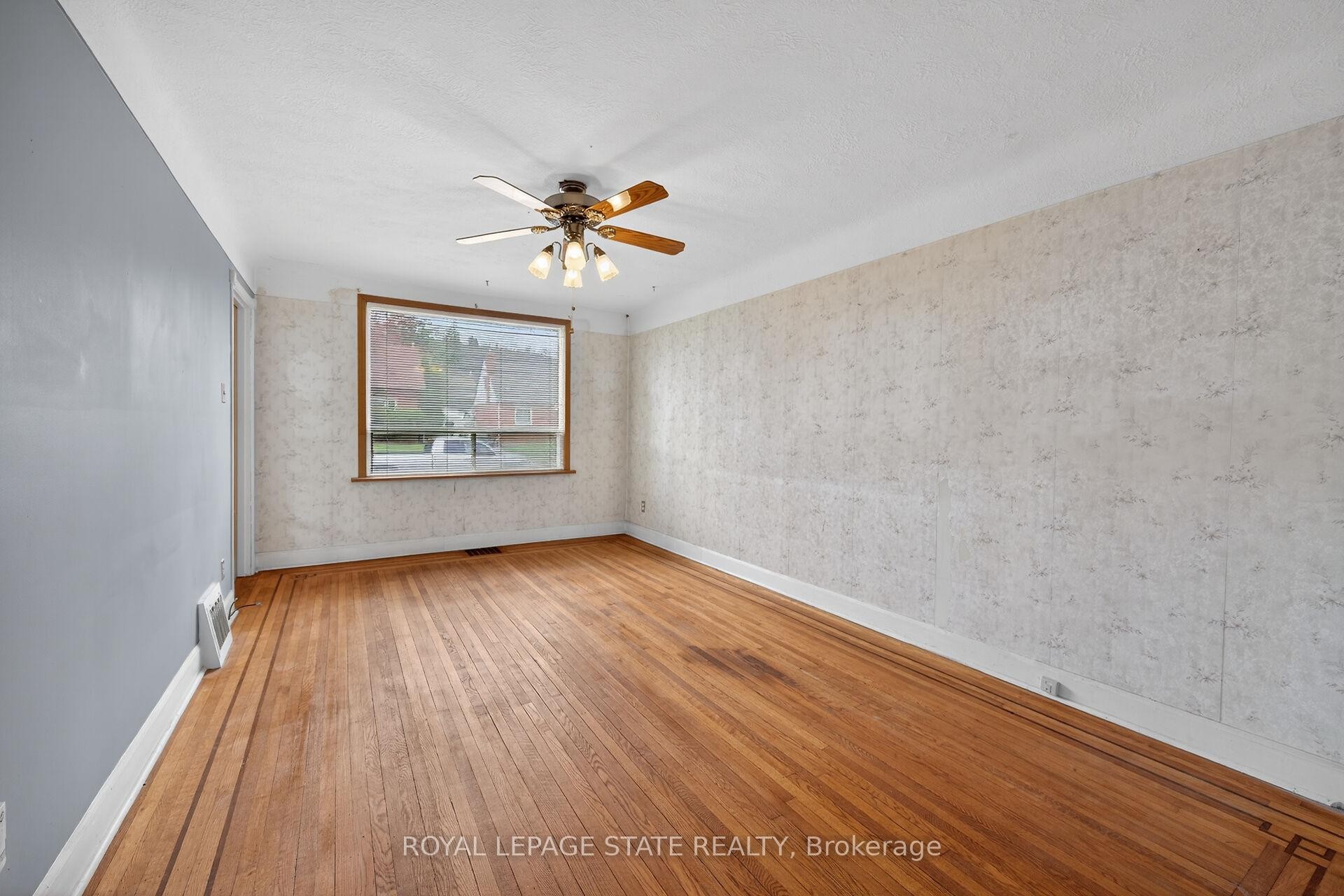 









163


Rosedale

Avenue,
Hamilton,




ON
L8K 4N4

