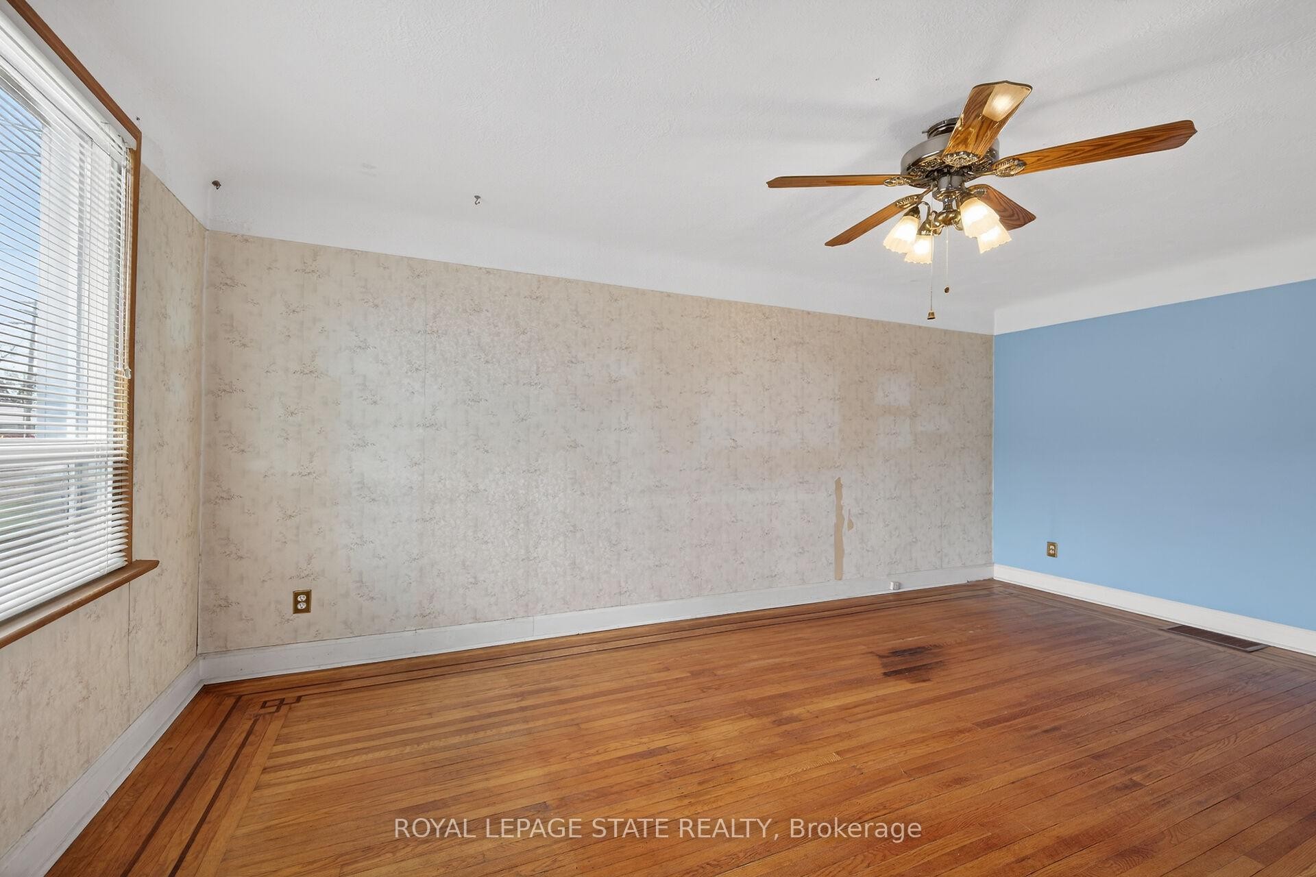 









163


Rosedale

Avenue,
Hamilton,




ON
L8K 4N4

