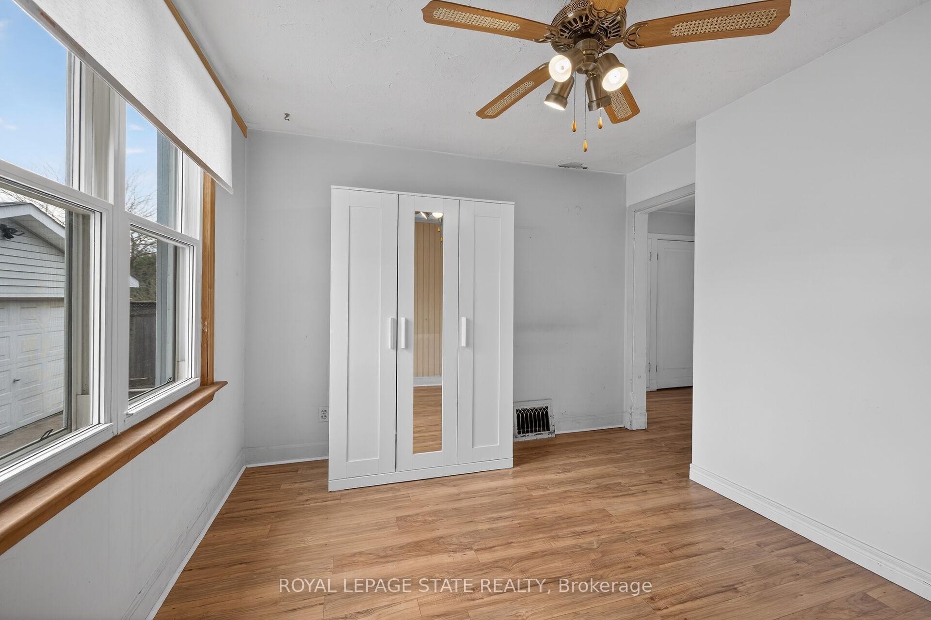 









163


Rosedale

Avenue,
Hamilton,




ON
L8K 4N4

