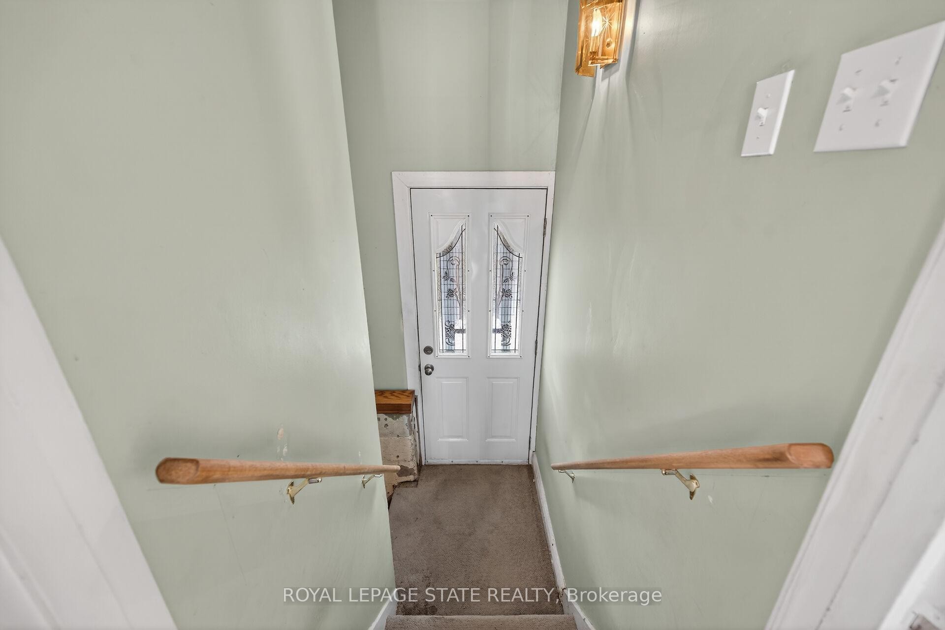 









163


Rosedale

Avenue,
Hamilton,




ON
L8K 4N4

