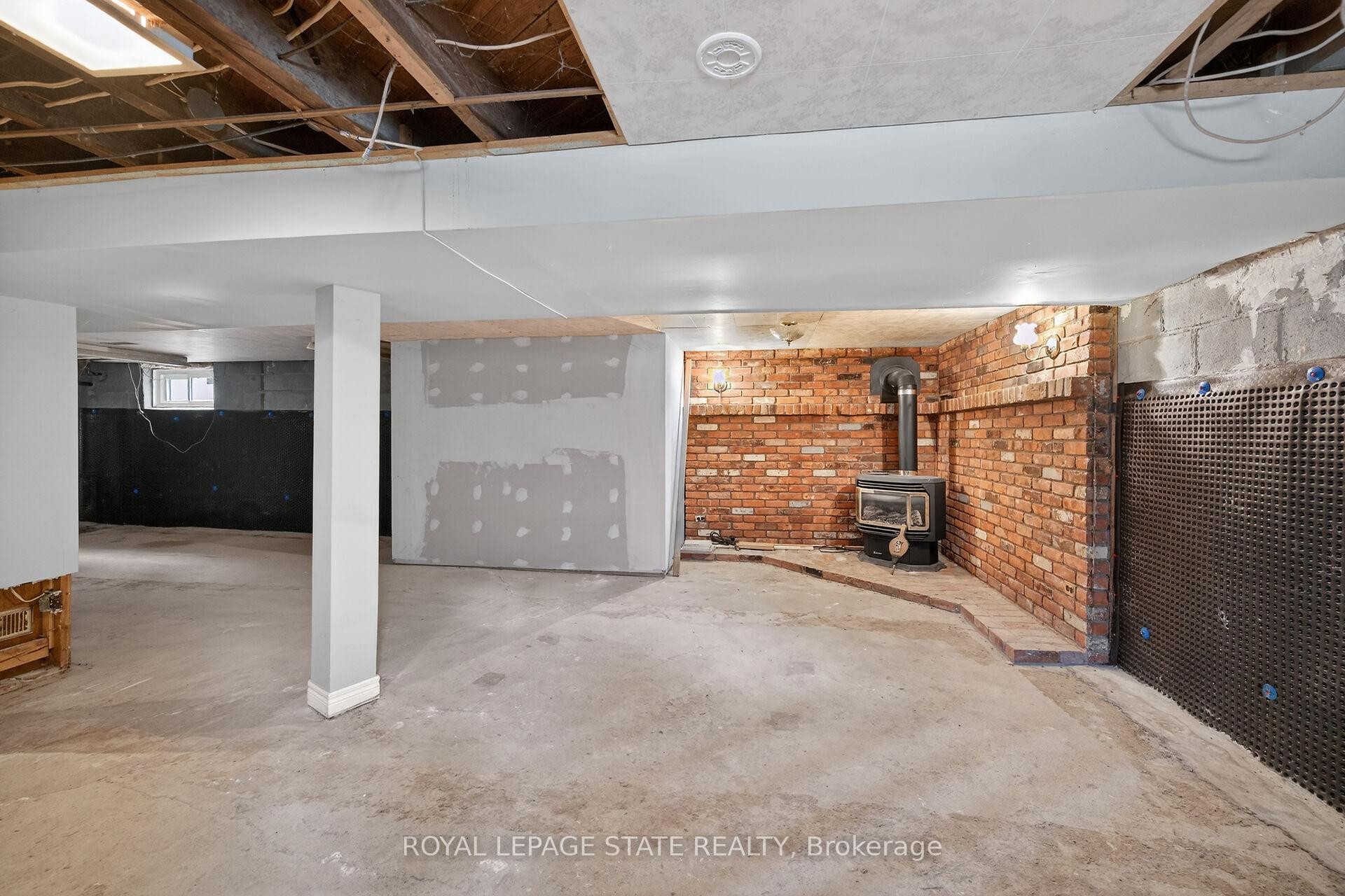 









163


Rosedale

Avenue,
Hamilton,




ON
L8K 4N4

