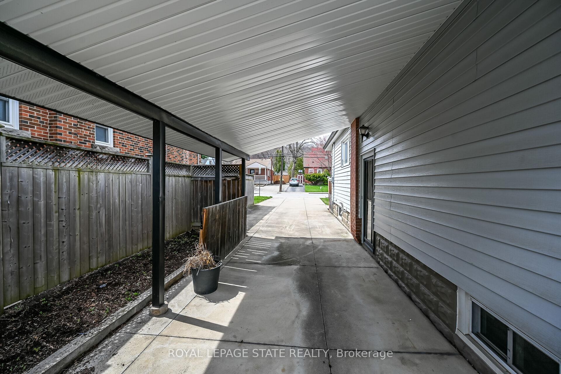 









163


Rosedale

Avenue,
Hamilton,




ON
L8K 4N4

