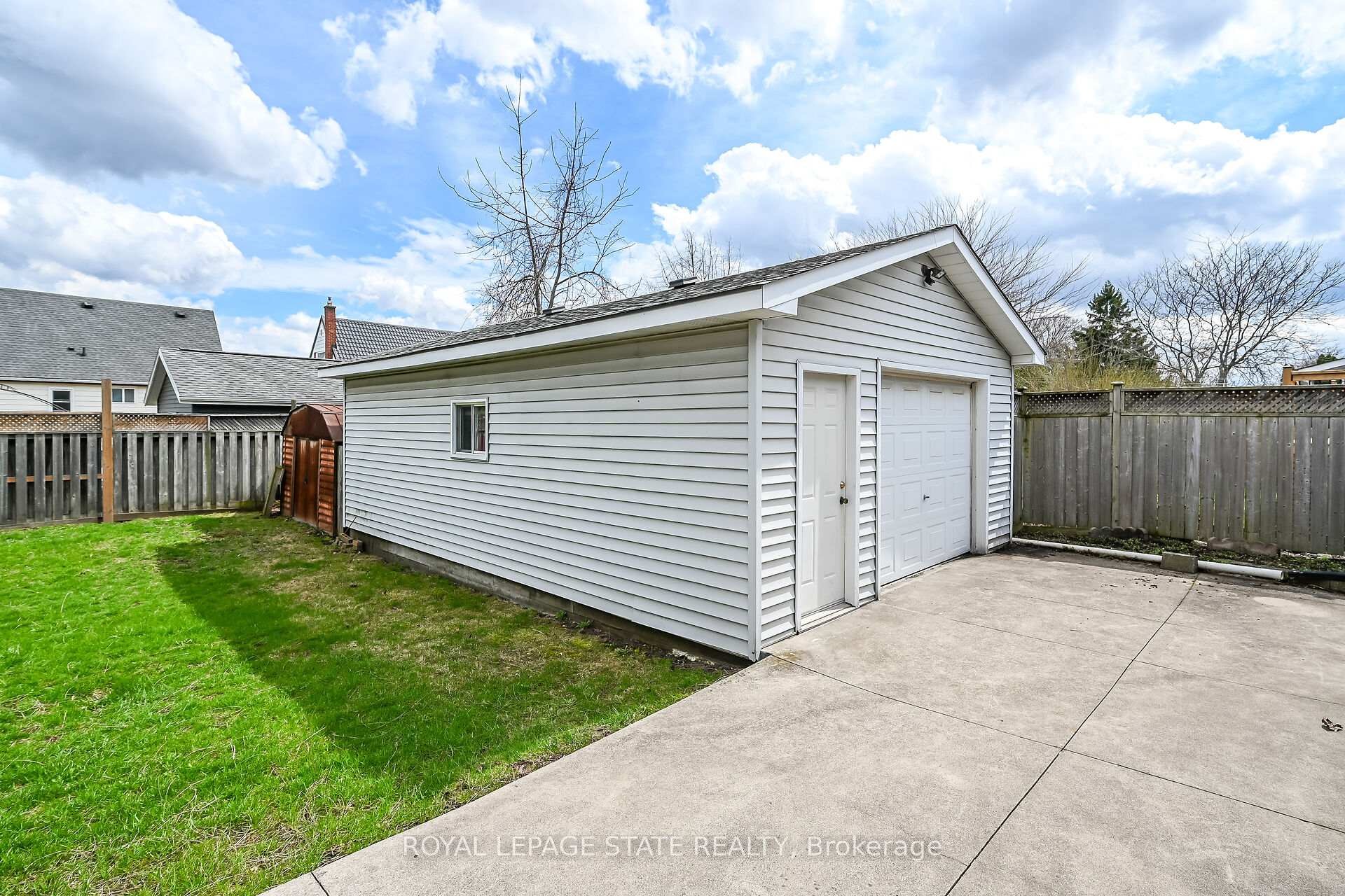 









163


Rosedale

Avenue,
Hamilton,




ON
L8K 4N4

