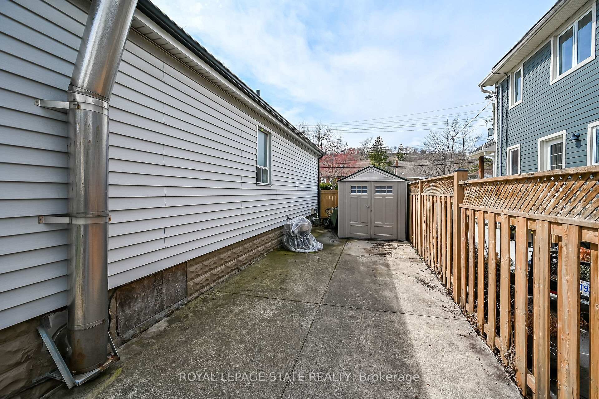 









163


Rosedale

Avenue,
Hamilton,




ON
L8K 4N4

