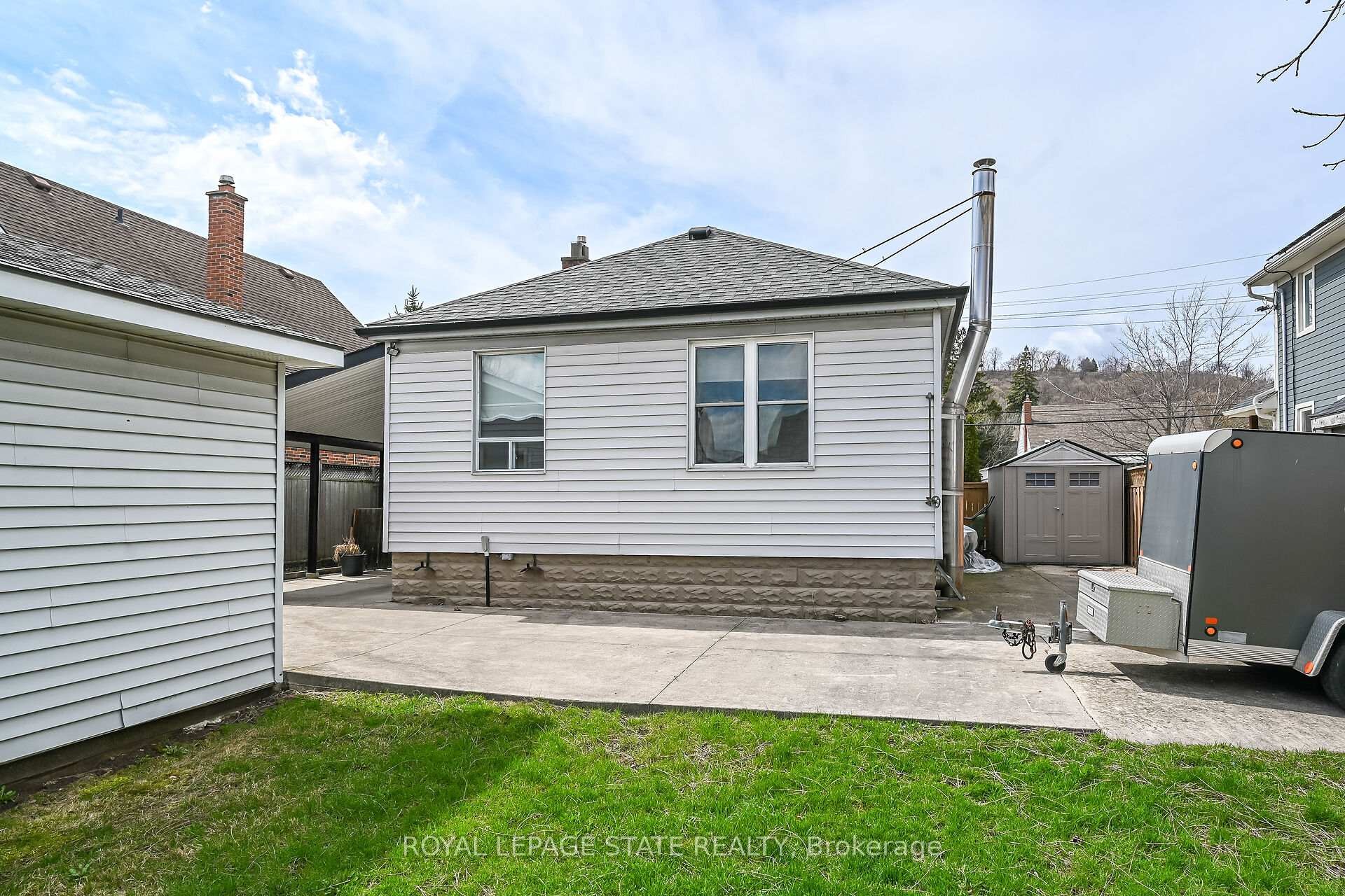 









163


Rosedale

Avenue,
Hamilton,




ON
L8K 4N4

