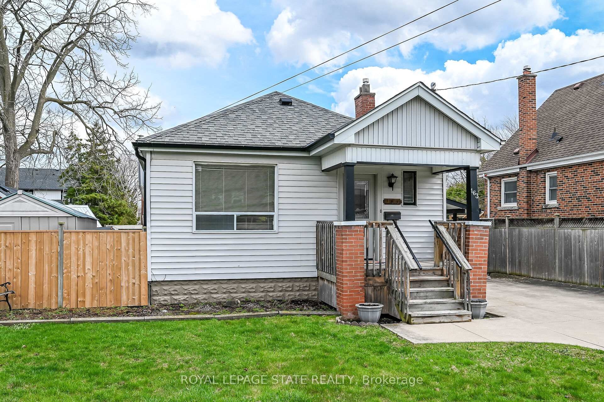 









163


Rosedale

Avenue,
Hamilton,




ON
L8K 4N4

