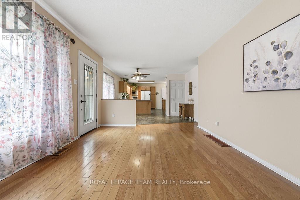 












40 PINE AVENUE

,
Renfrew,




Ontario
K7V2P7

