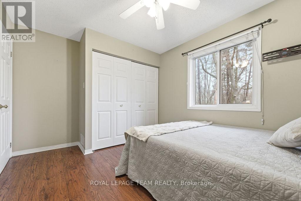 












40 PINE AVENUE

,
Renfrew,




Ontario
K7V2P7

