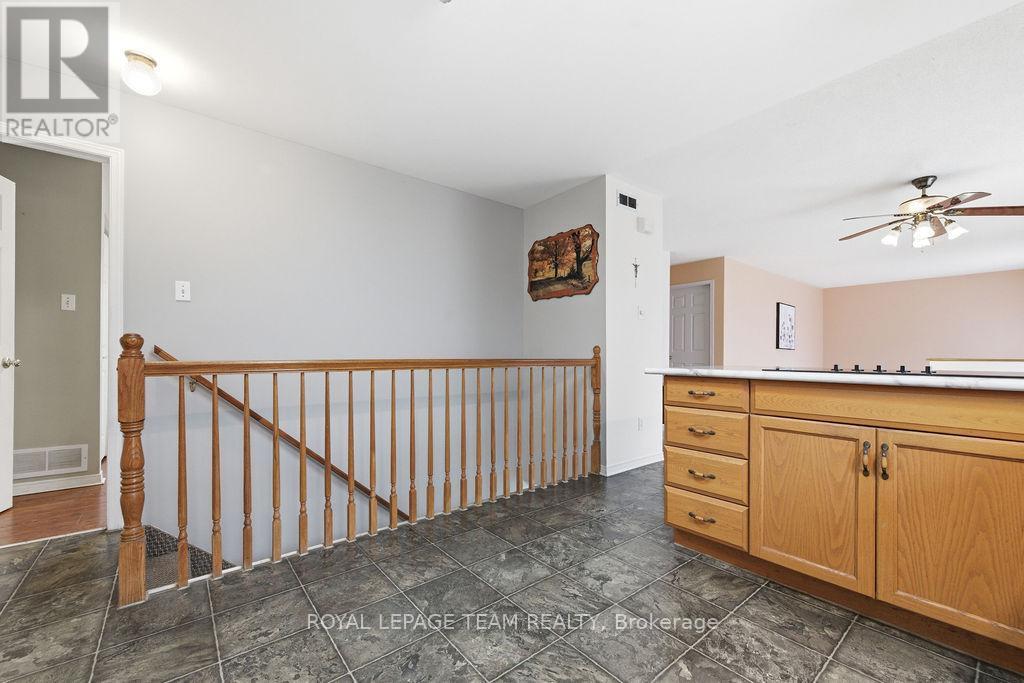 












40 PINE AVENUE

,
Renfrew,




Ontario
K7V2P7

