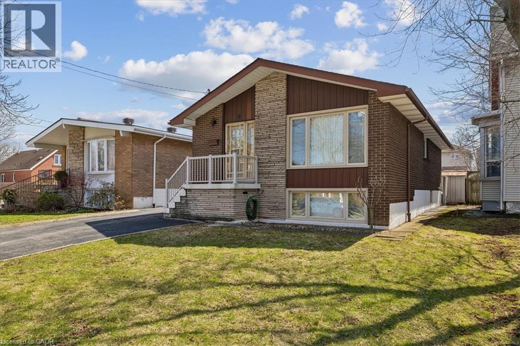 












11 DUFF Street

,
Hamilton,




Ontario
L9C1A8

