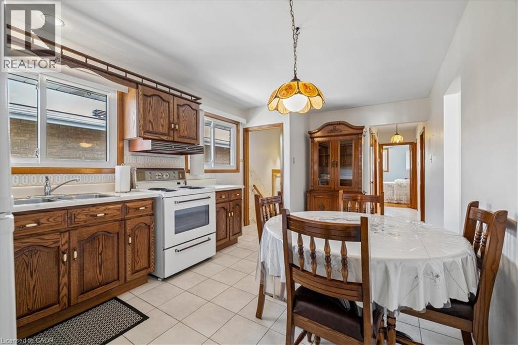 












11 DUFF Street

,
Hamilton,




Ontario
L9C1A8

