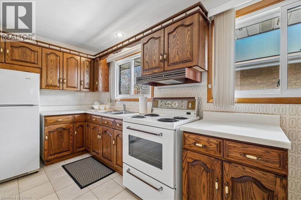 












11 DUFF Street

,
Hamilton,




Ontario
L9C1A8

