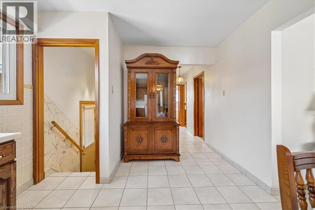 












11 DUFF Street

,
Hamilton,




Ontario
L9C1A8

