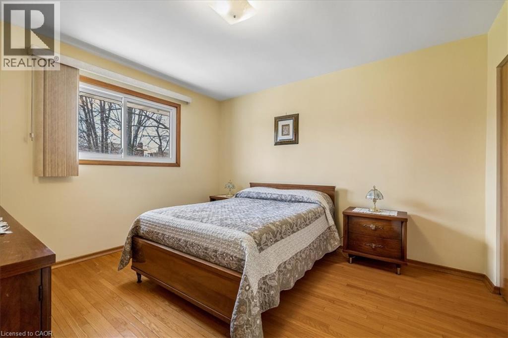 












11 DUFF Street

,
Hamilton,




Ontario
L9C1A8

