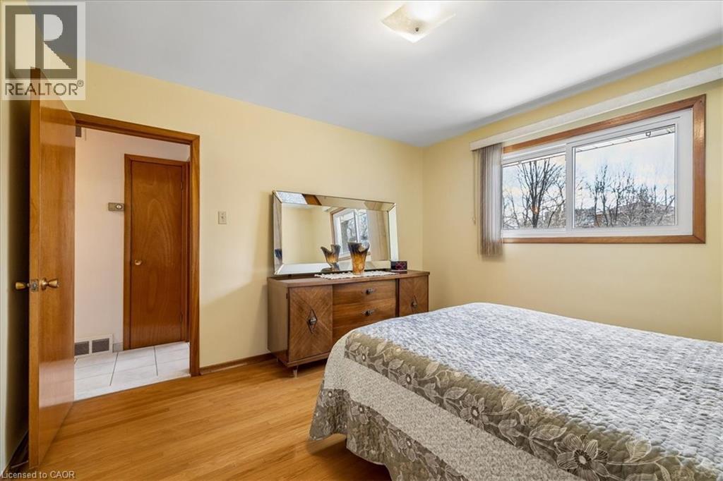 












11 DUFF Street

,
Hamilton,




Ontario
L9C1A8

