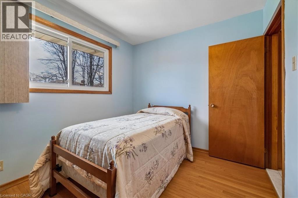 












11 DUFF Street

,
Hamilton,




Ontario
L9C1A8

