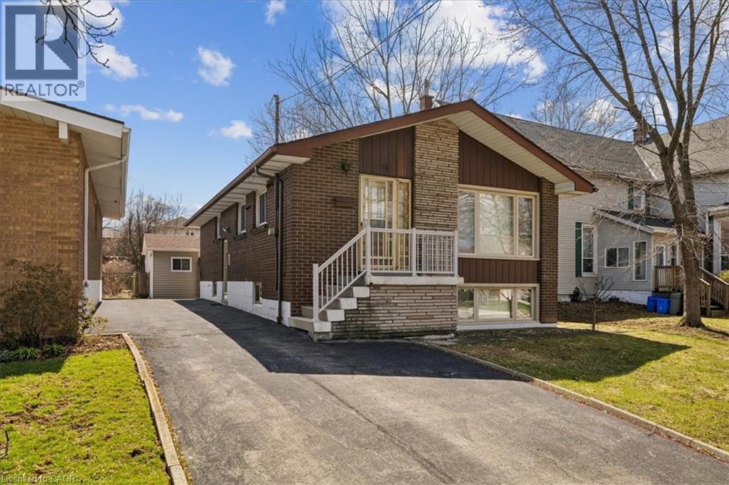 












11 DUFF Street

,
Hamilton,




Ontario
L9C1A8

