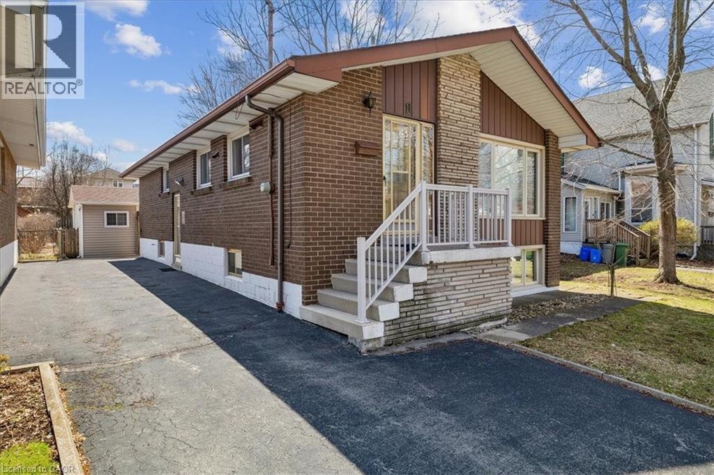 












11 DUFF Street

,
Hamilton,




Ontario
L9C1A8

