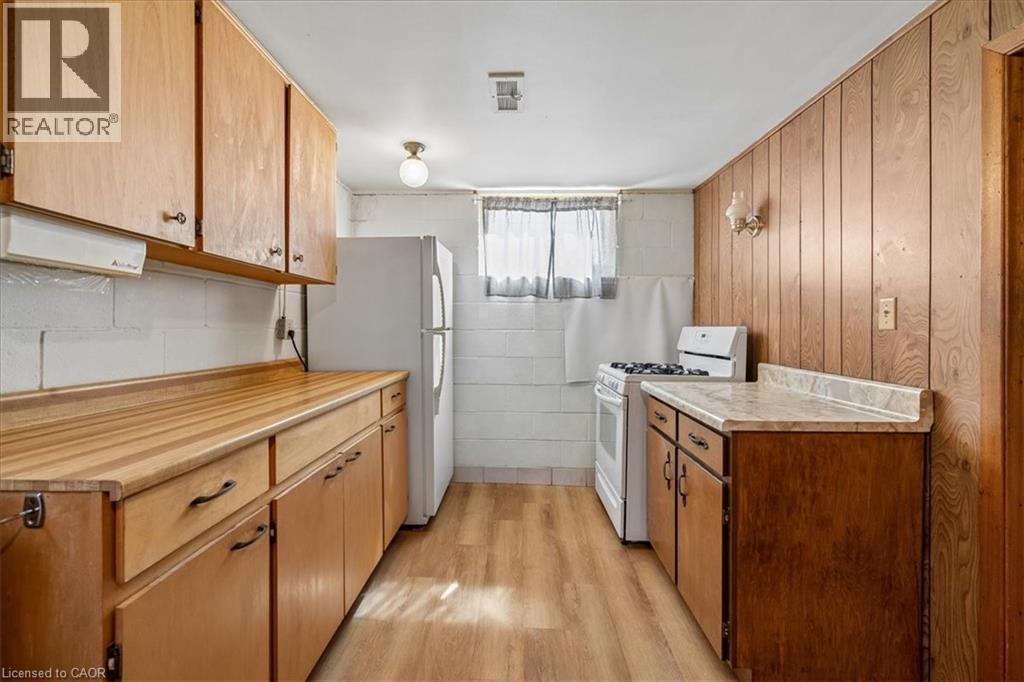 












11 DUFF Street

,
Hamilton,




Ontario
L9C1A8

