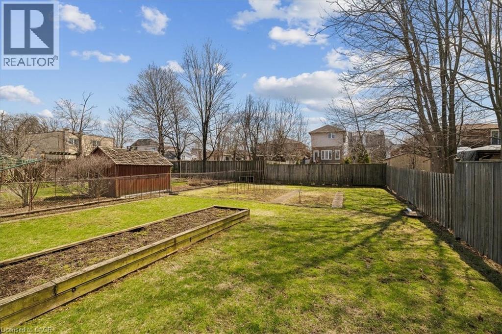 












11 DUFF Street

,
Hamilton,




Ontario
L9C1A8

