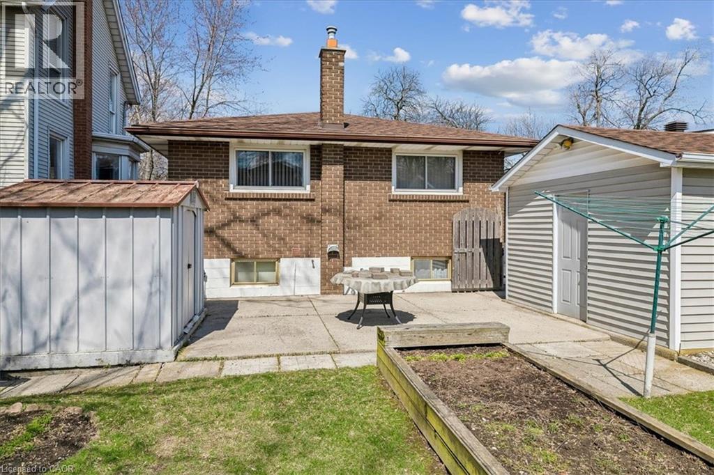 












11 DUFF Street

,
Hamilton,




Ontario
L9C1A8

