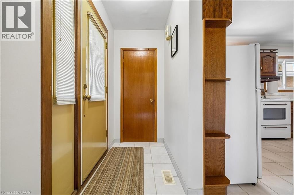 












11 DUFF Street

,
Hamilton,




Ontario
L9C1A8

