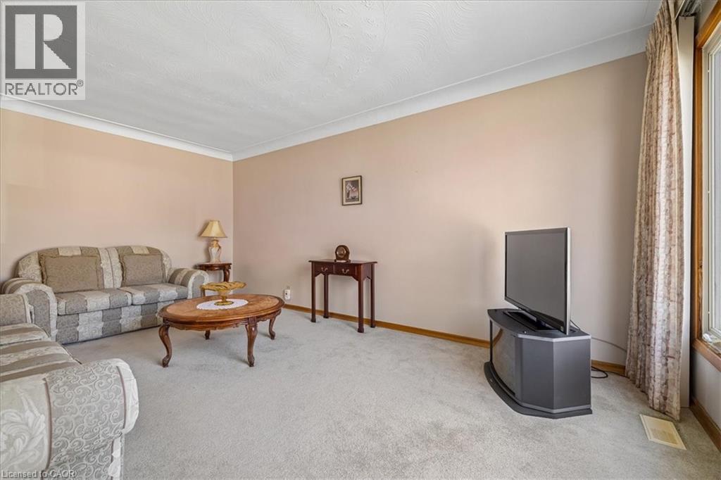 












11 DUFF Street

,
Hamilton,




Ontario
L9C1A8

