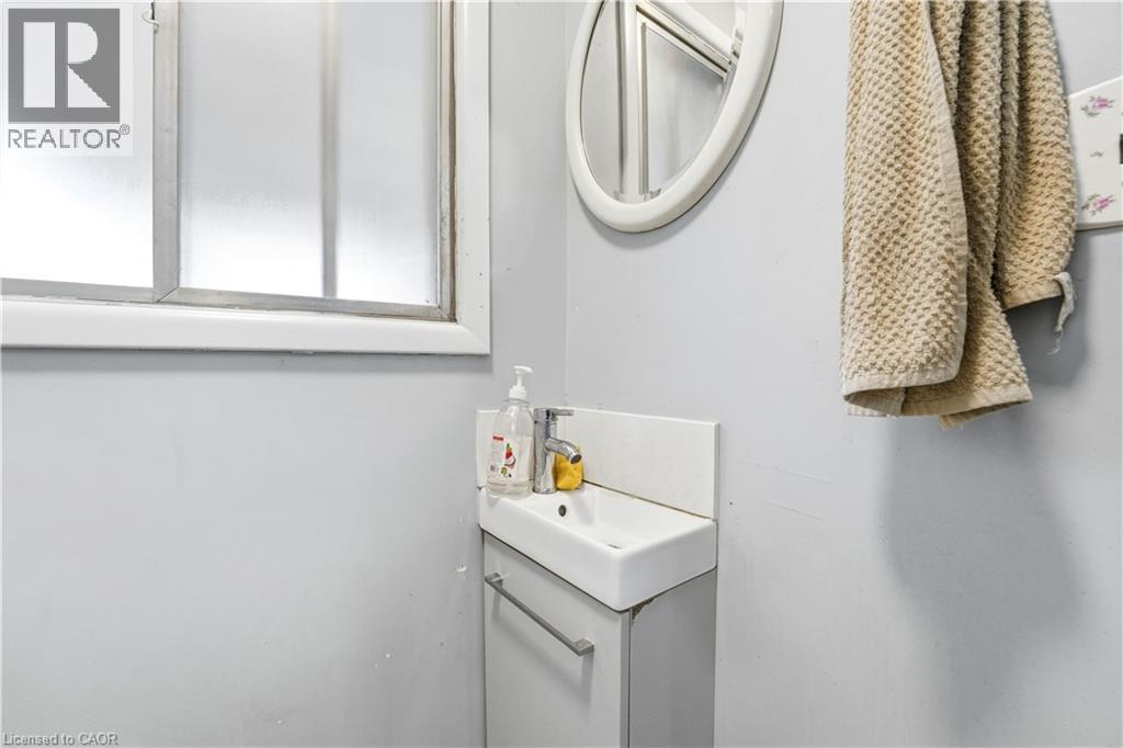 












29 BRANCHTON Road

,
Cambridge,




Ontario
N1R5S2

