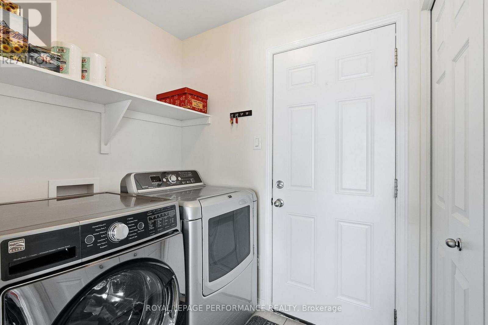 












112 JADE STREET

,
Clarence-Rockland,




Ontario
K4K0C8

