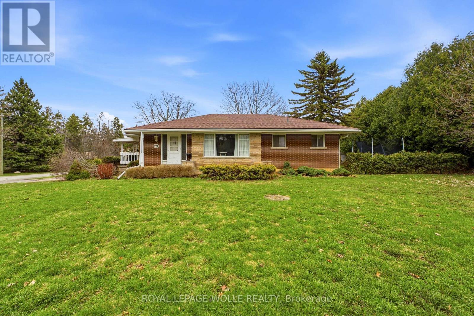












29 BRANCHTON ROAD

,
Cambridge,




Ontario
N1R5S2

