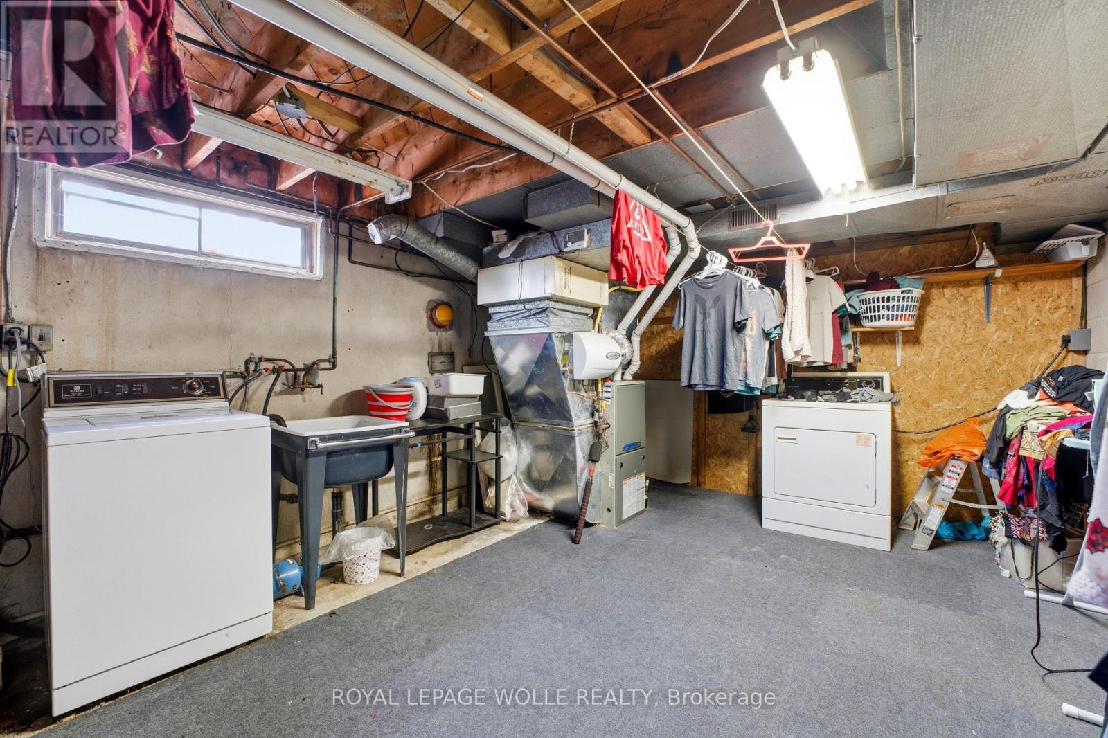 












29 BRANCHTON ROAD

,
Cambridge,




Ontario
N1R5S2

