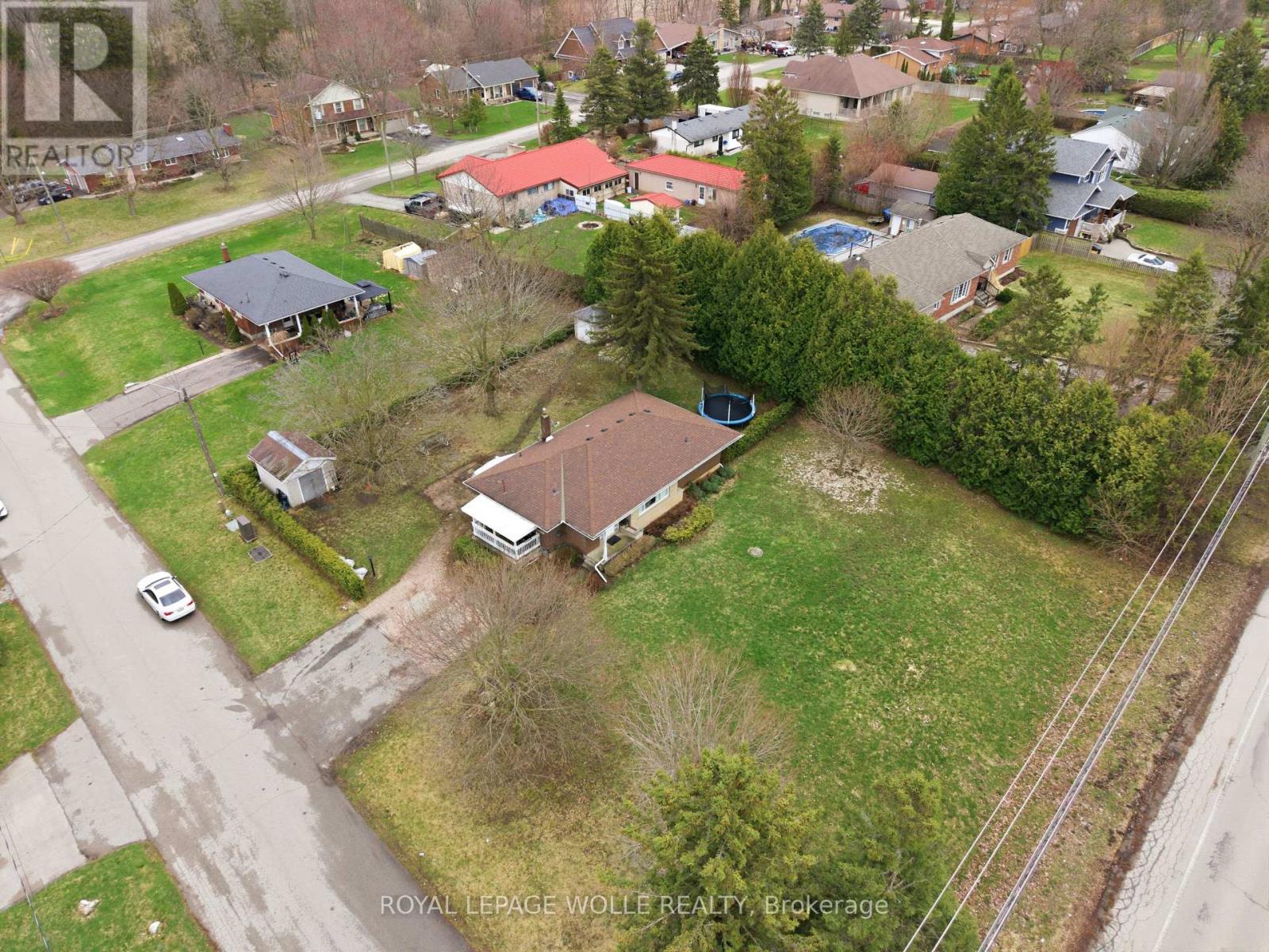 












29 BRANCHTON ROAD

,
Cambridge,




Ontario
N1R5S2

