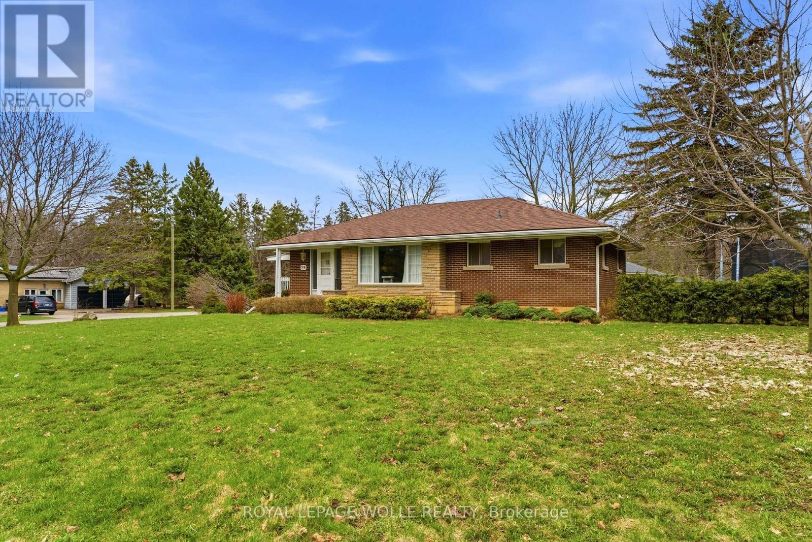 












29 BRANCHTON ROAD

,
Cambridge,




Ontario
N1R5S2


