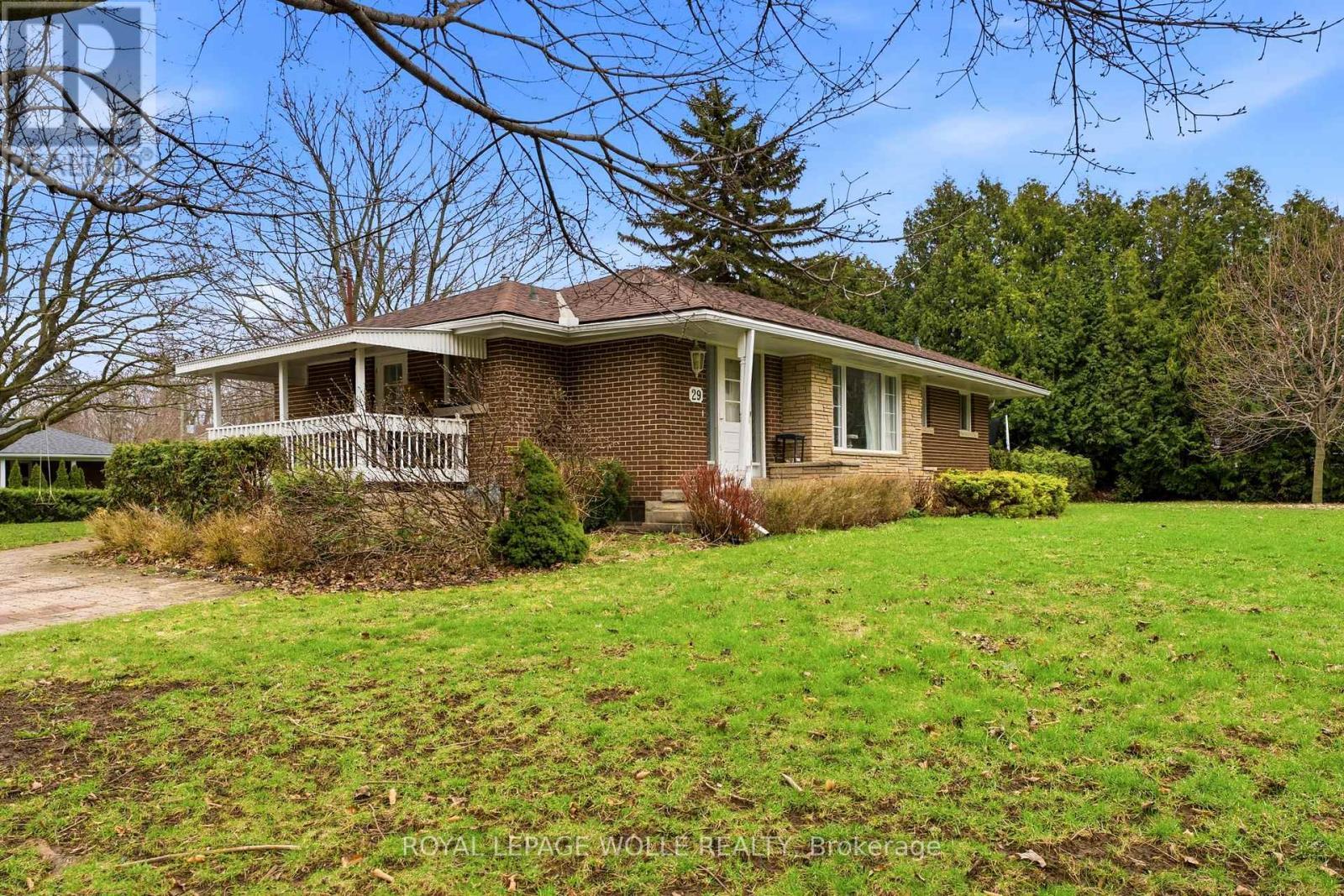 












29 BRANCHTON ROAD

,
Cambridge,




Ontario
N1R5S2

