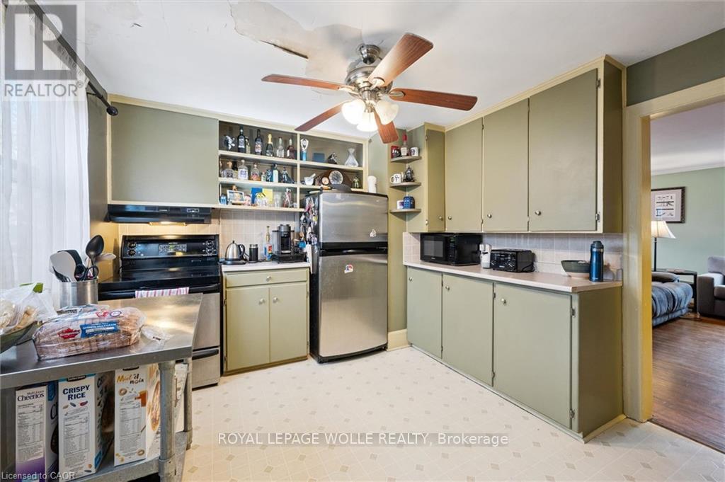 












37 EDGEHILL DRIVE

,
Guelph,




Ontario
N1H5E3

