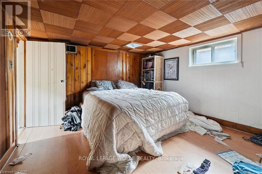 












37 EDGEHILL DRIVE

,
Guelph,




Ontario
N1H5E3

